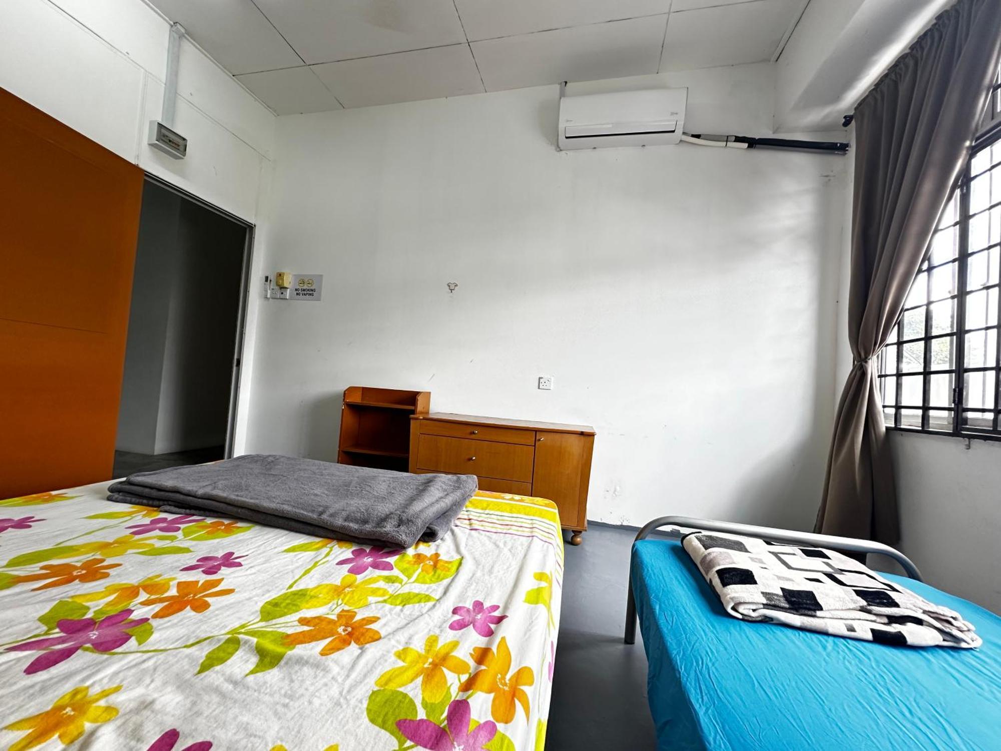 Jiaxin Dormitory - Puteri Wangsa 家馨旅舍 Ulu Tiram Exteriör bild