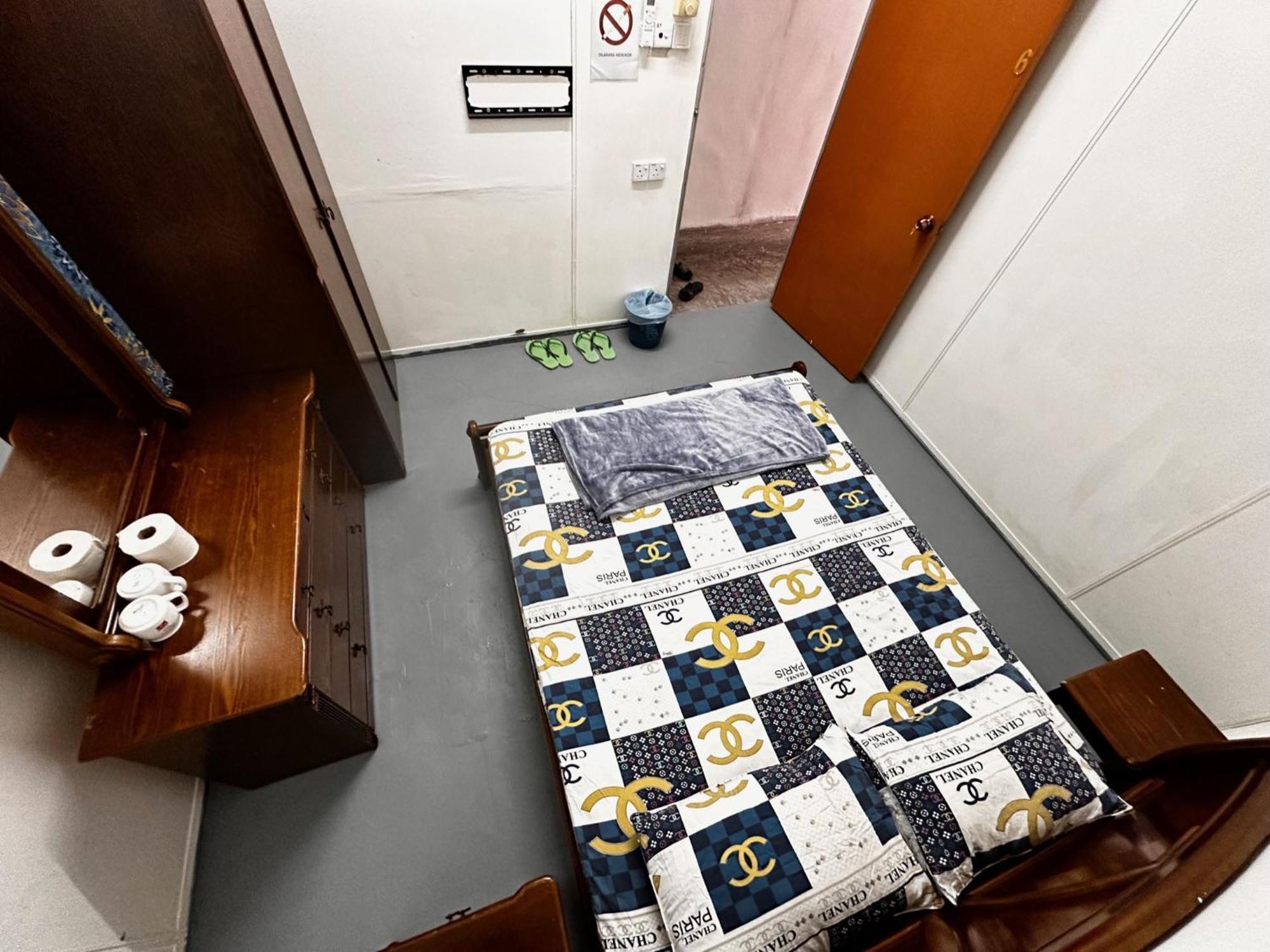 Jiaxin Dormitory - Puteri Wangsa 家馨旅舍 Ulu Tiram Exteriör bild